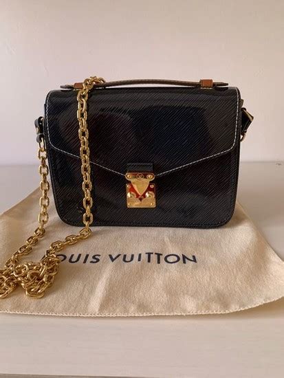 LOUIS VUITTON LOUIS VUITTON Shiny Epi Reverse 